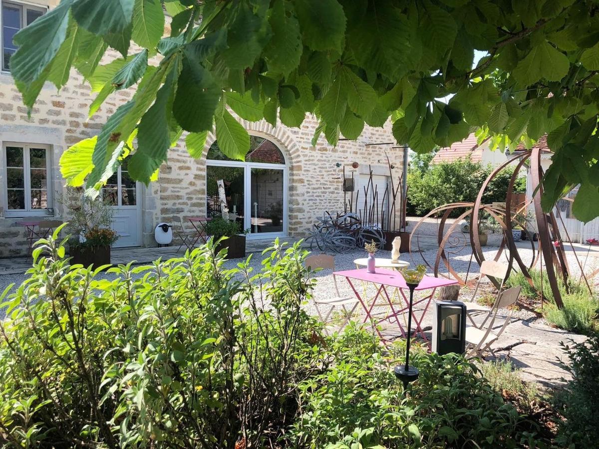 L'Entre-Coeur Bed and Breakfast Menetru-le-Vignoble Εξωτερικό φωτογραφία